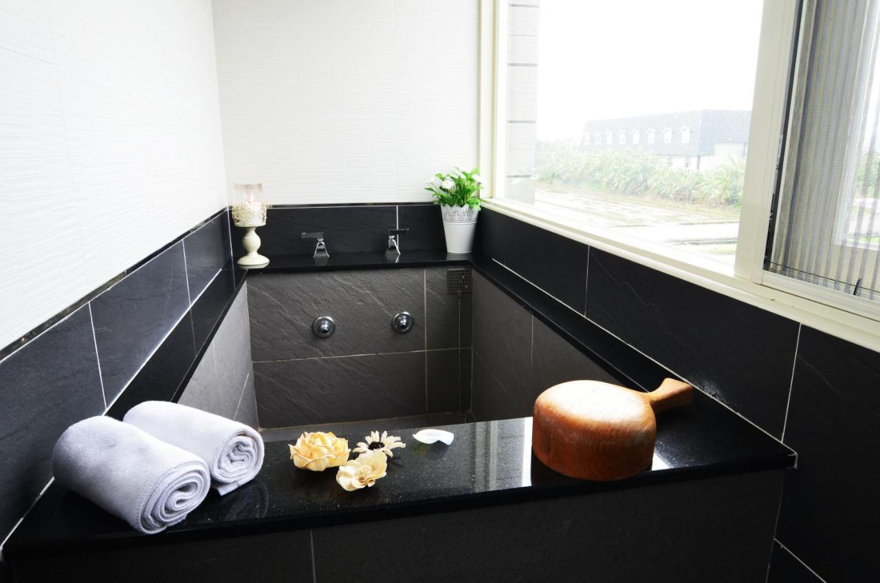 Yunju House Bed & Breakfast Jiaoxi Exterior photo