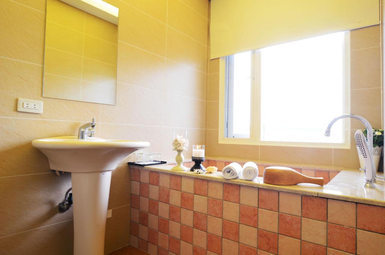 Yunju House Bed & Breakfast Jiaoxi Exterior photo